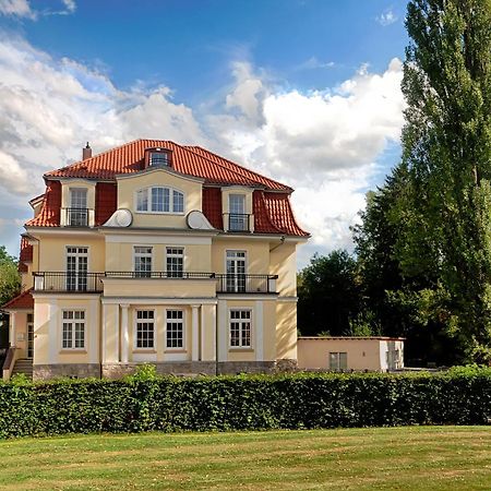 Hotel Dirks Am Schloss Bad Pyrmont Buitenkant foto