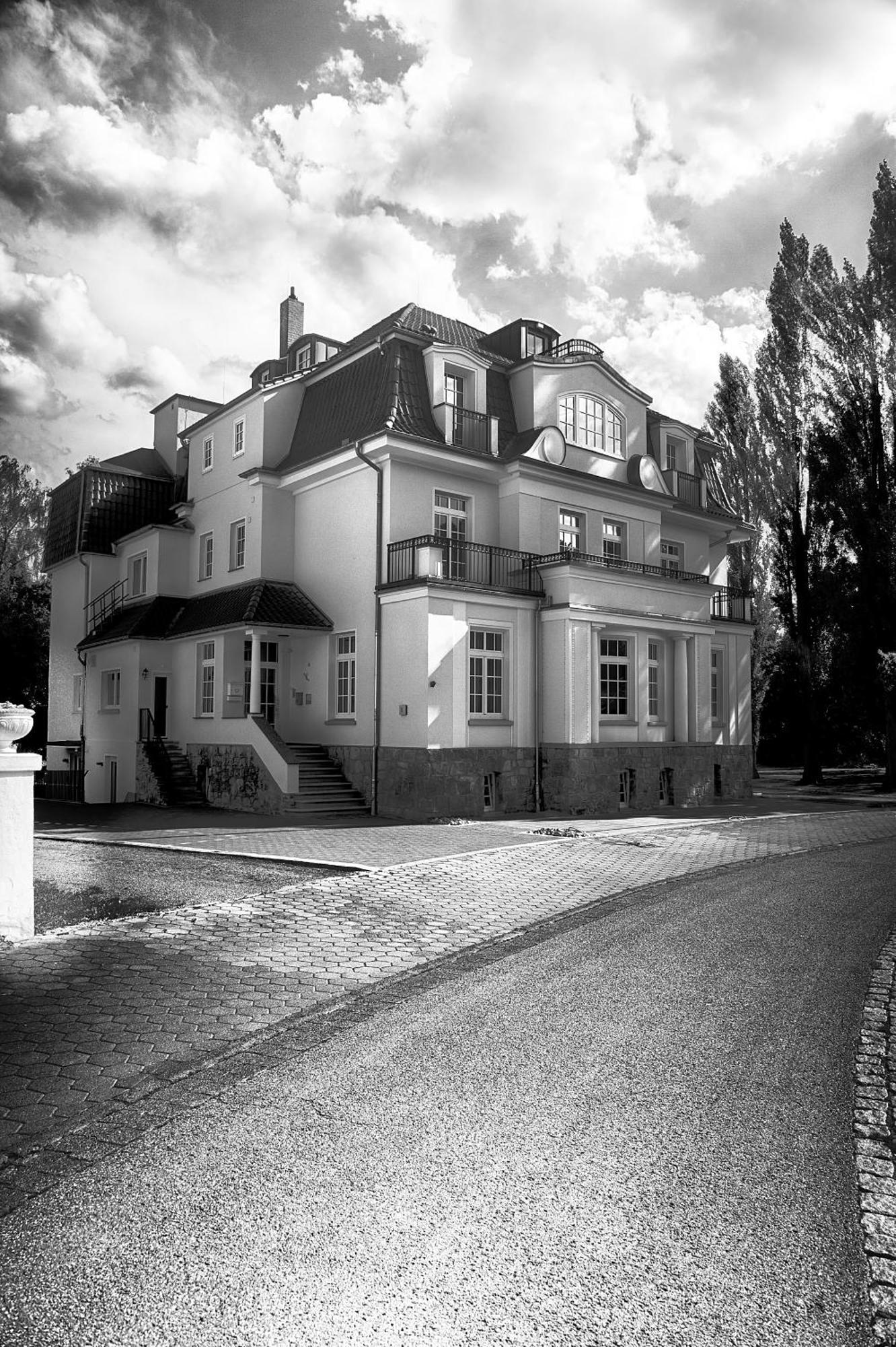 Hotel Dirks Am Schloss Bad Pyrmont Buitenkant foto